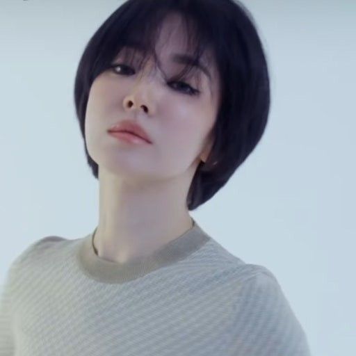 Behind-the-scenes cut of Song Hyekyo