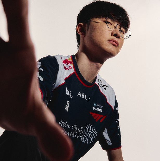 A moment captured by a fan of Faker