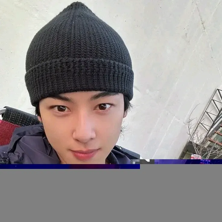 Recent activity shot of Cha Eunwoo