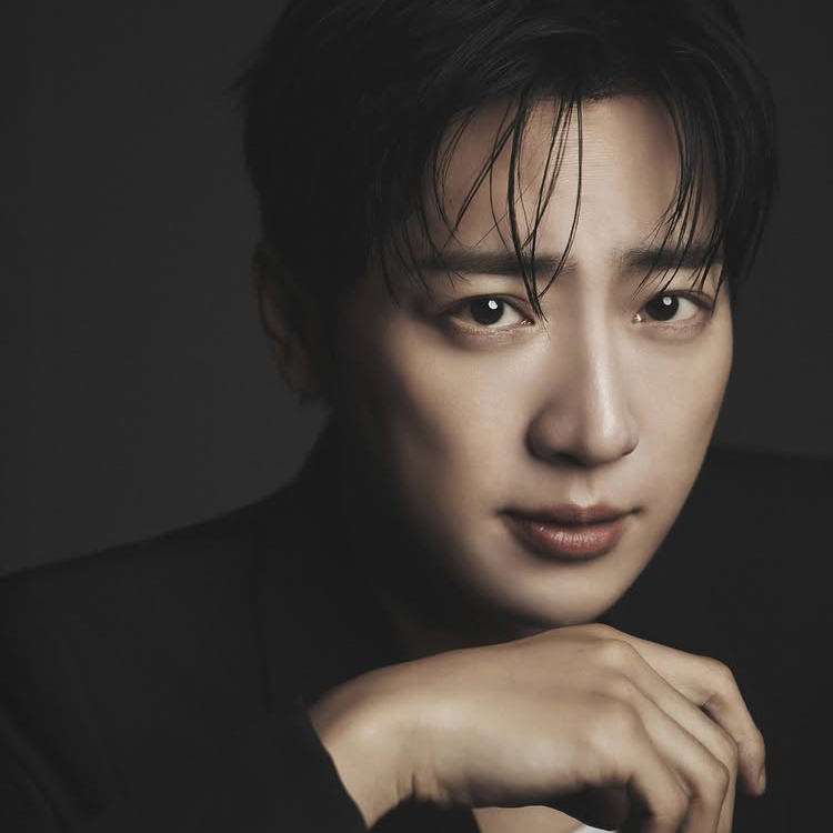 Latest photo of Lee Sangyeob