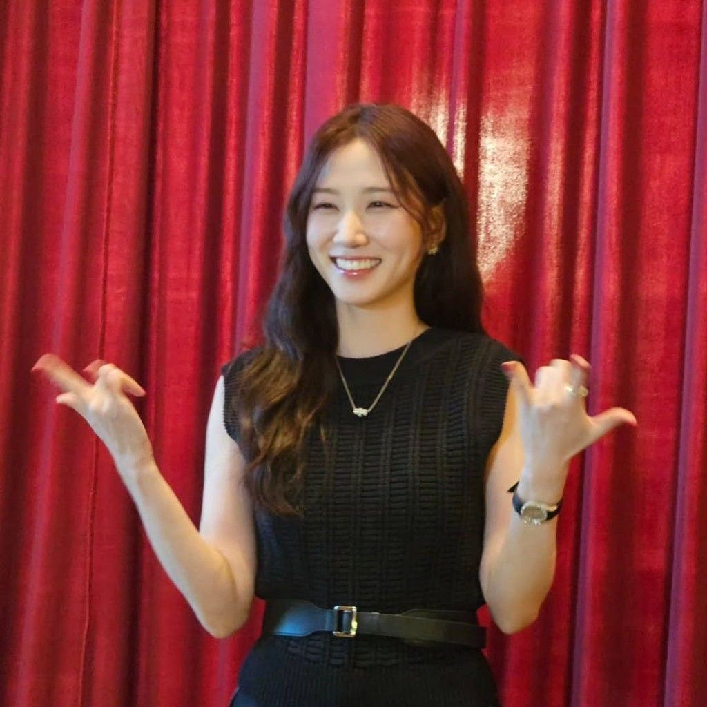 Behind-the-scenes cut of Park Eunbin