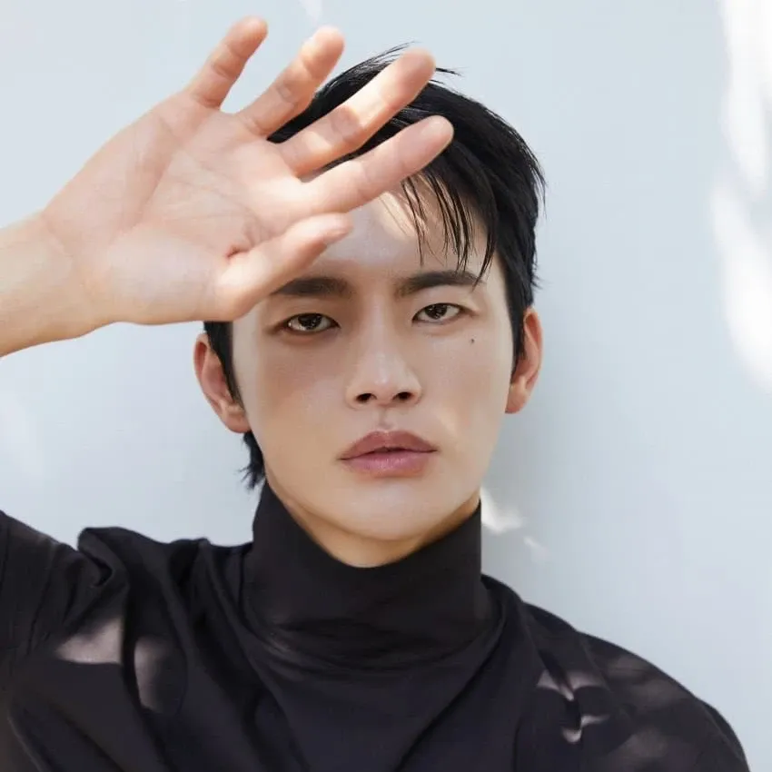 Recent activity shot of Seo Inguk