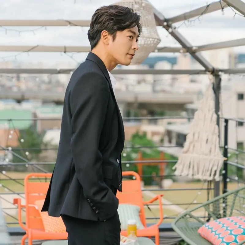 A moment captured by a fan of Kim Jaewook