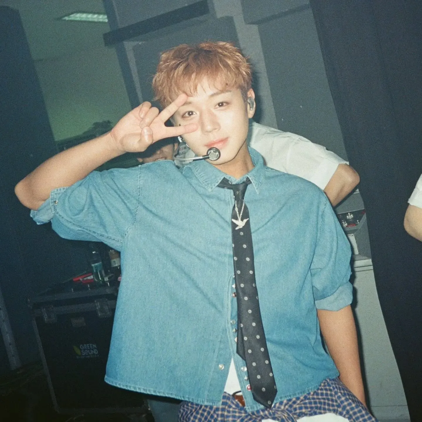 Behind-the-scenes cut of Park Jihoon