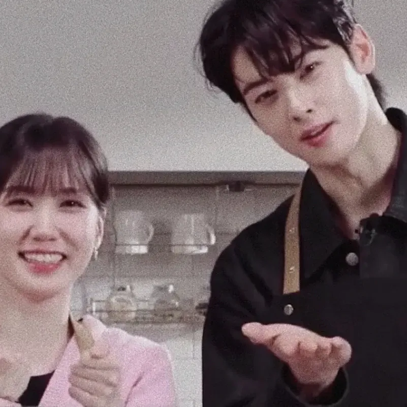Behind-the-scenes cut of Cha Eunwoo