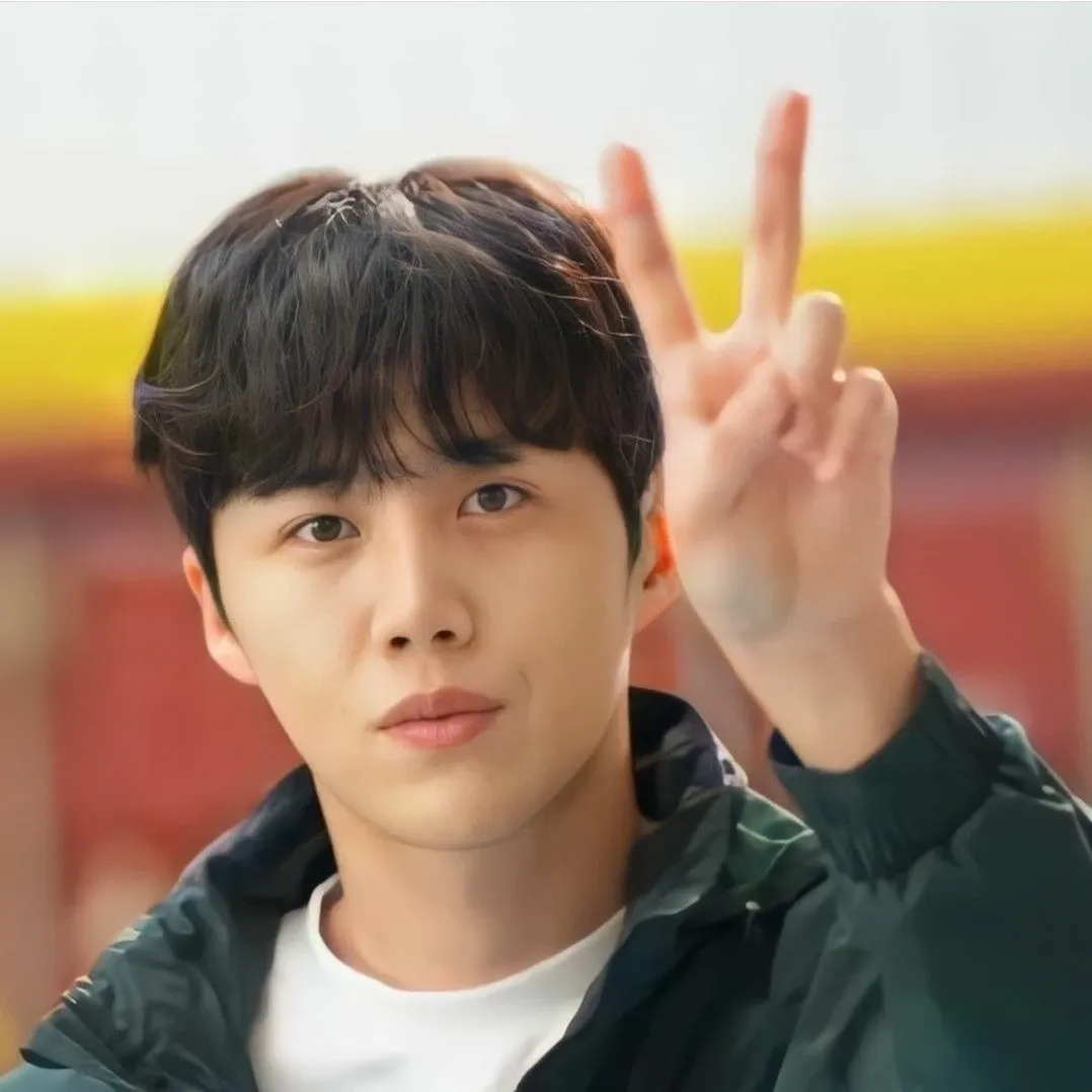 Foto kegiatan terbaru dari Kim Seonho