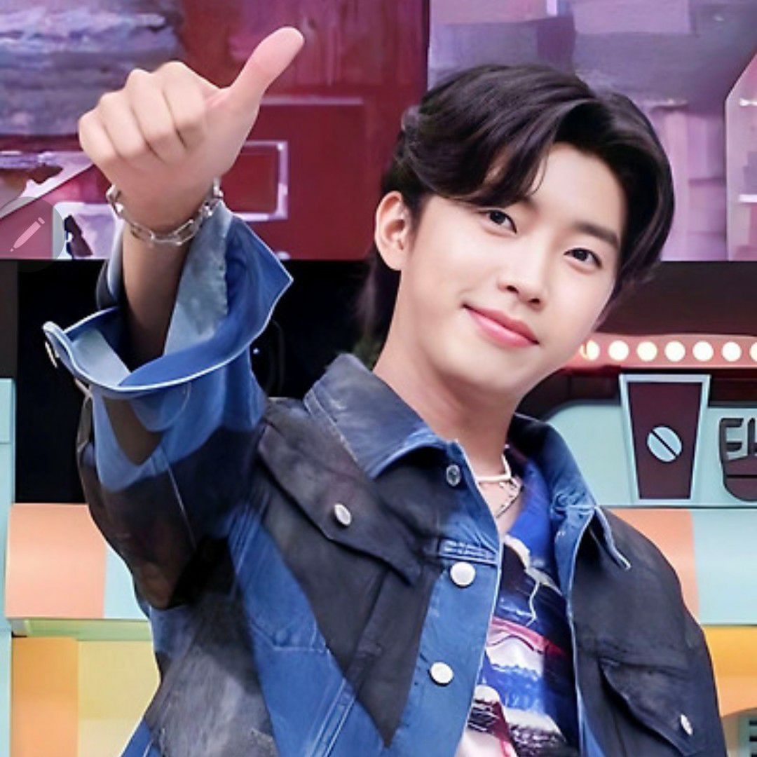 Recent activity shot of Lim Youngwoong