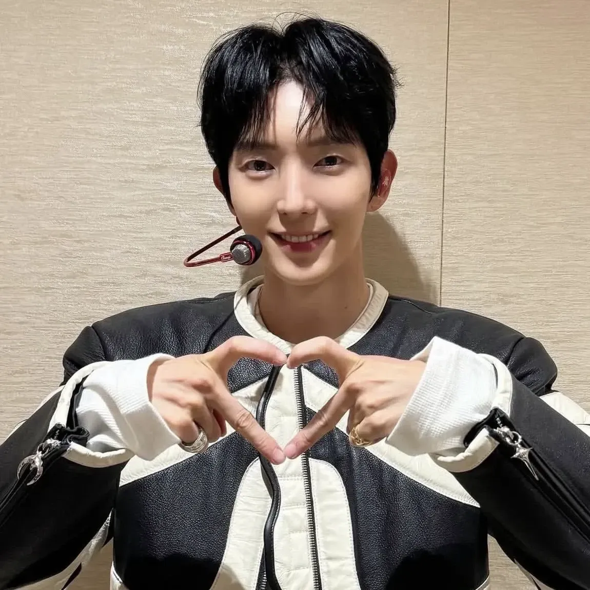 Behind-the-scenes cut of Lee Joongi