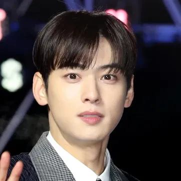 Latest photo of Cha Eunwoo