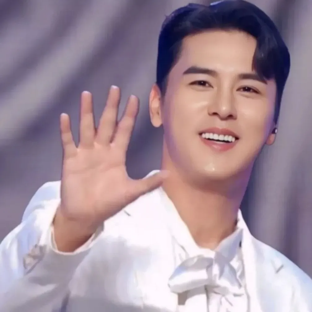 Foto kegiatan terbaru dari Jang Minho
