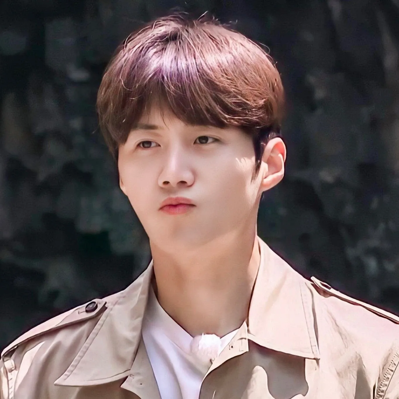 Behind-the-scenes cut of Kim Seonho