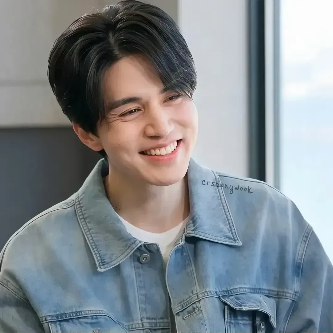 Latest photo of Lee Dongwook