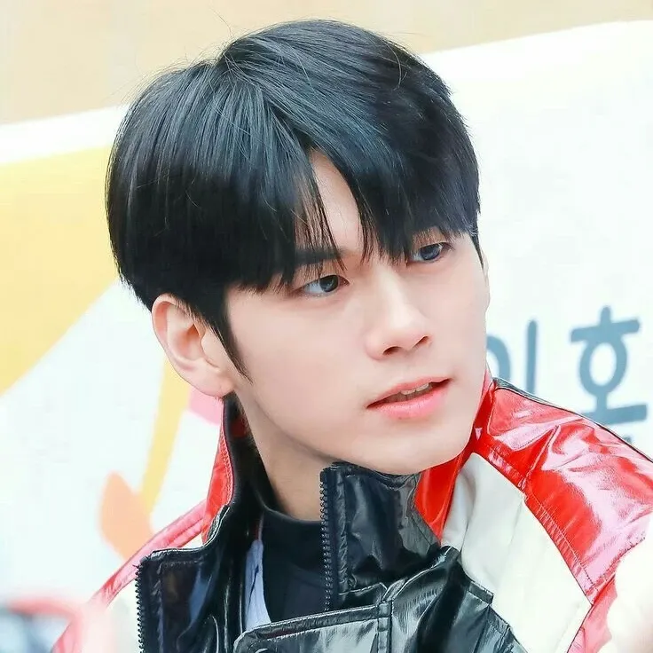 Foto terbaru dari Ong Seongwu