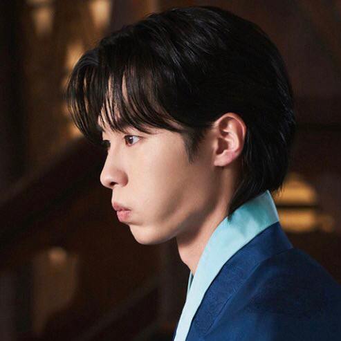 Behind-the-scenes cut of Lee Jaewook