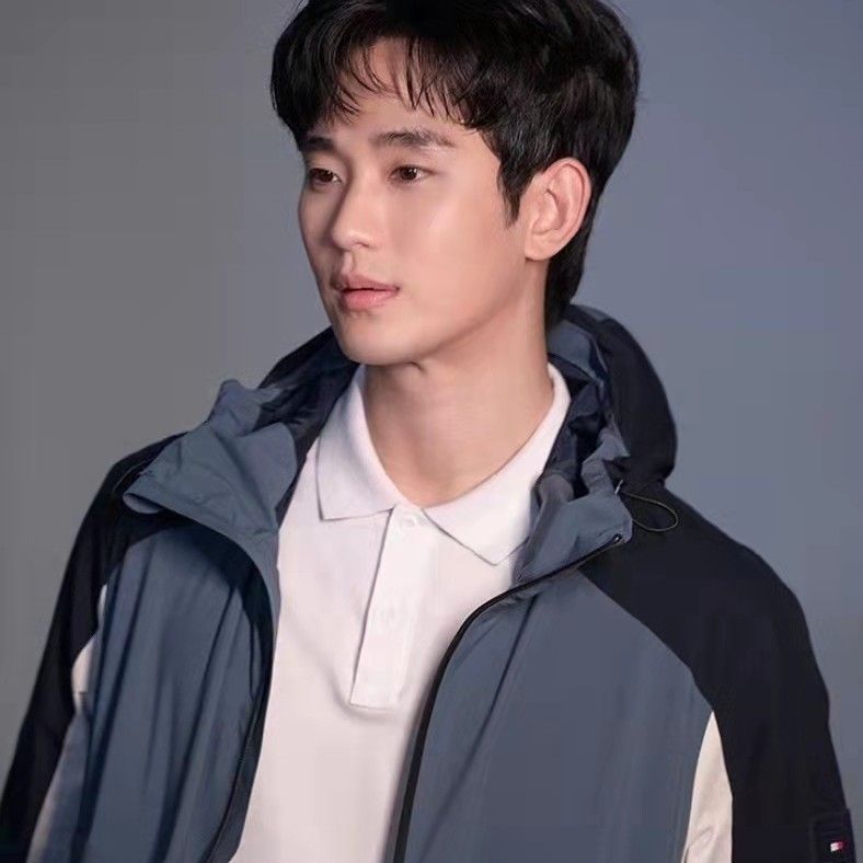 Foto kegiatan terbaru dari Kim Soohyun