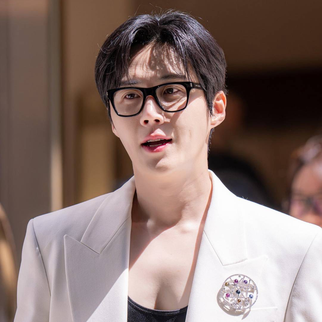 Latest photo of Kim Seonho