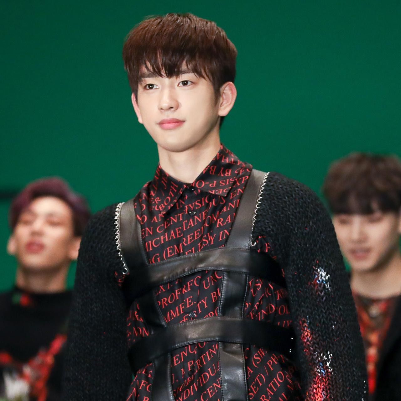 Foto terbaru dari Park Jinyoung