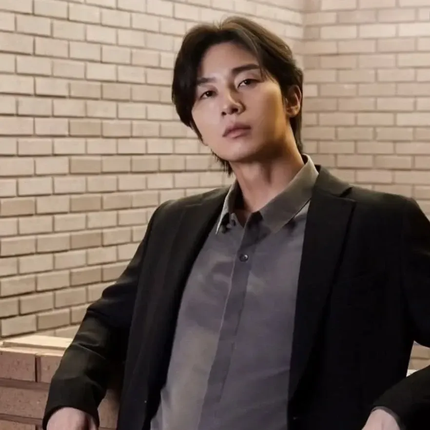 Behind-the-scenes cut of Park Seojoon