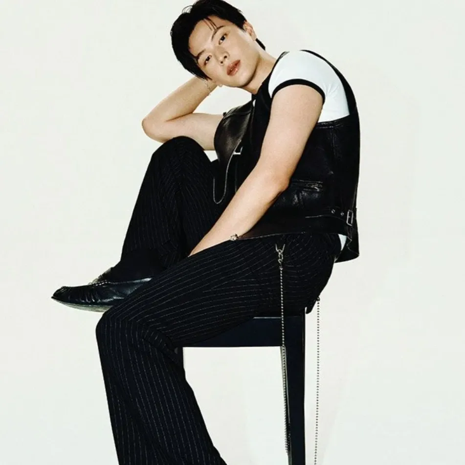 Recent activity shot of Yook Sungjae