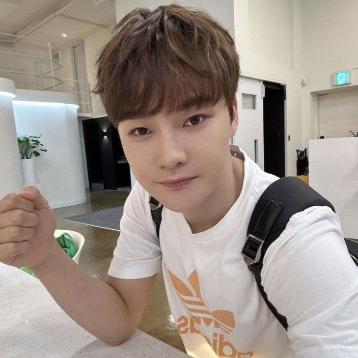 박서진 최근 활동샷