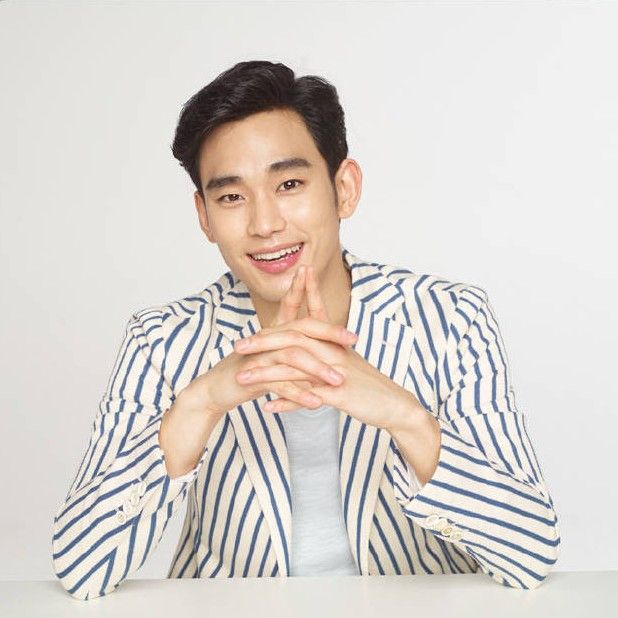 粉絲拍下的金秀賢瞬間