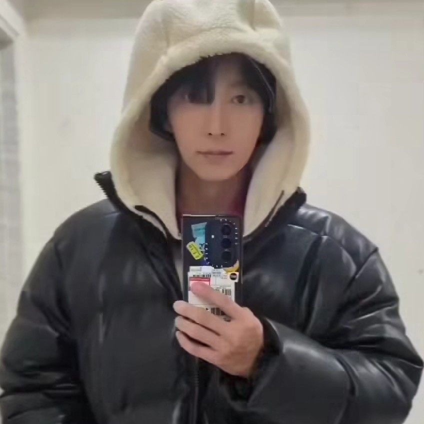 A moment captured by a fan of Lee Joongi