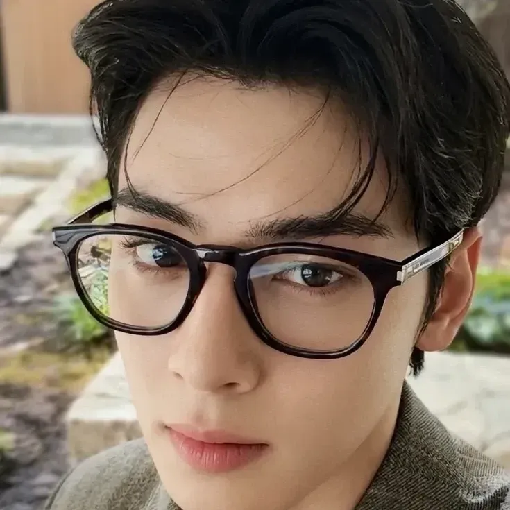 A moment captured by a fan of Cha Eunwoo