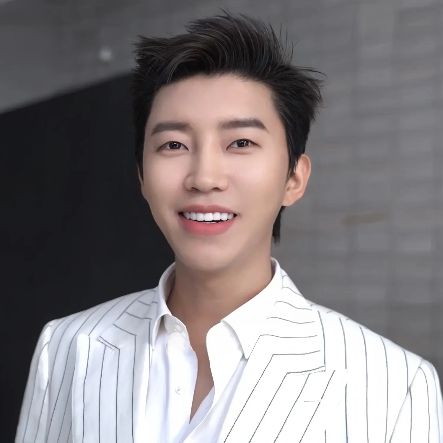 Recent activity shot of Lim Youngwoong