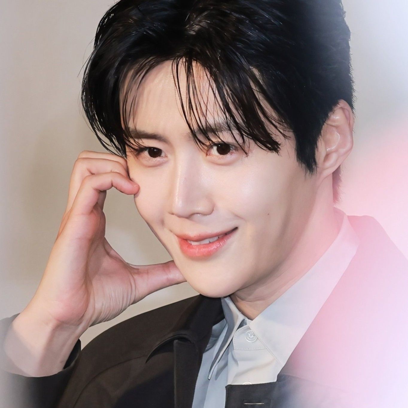 Behind-the-scenes cut of Kim Seonho