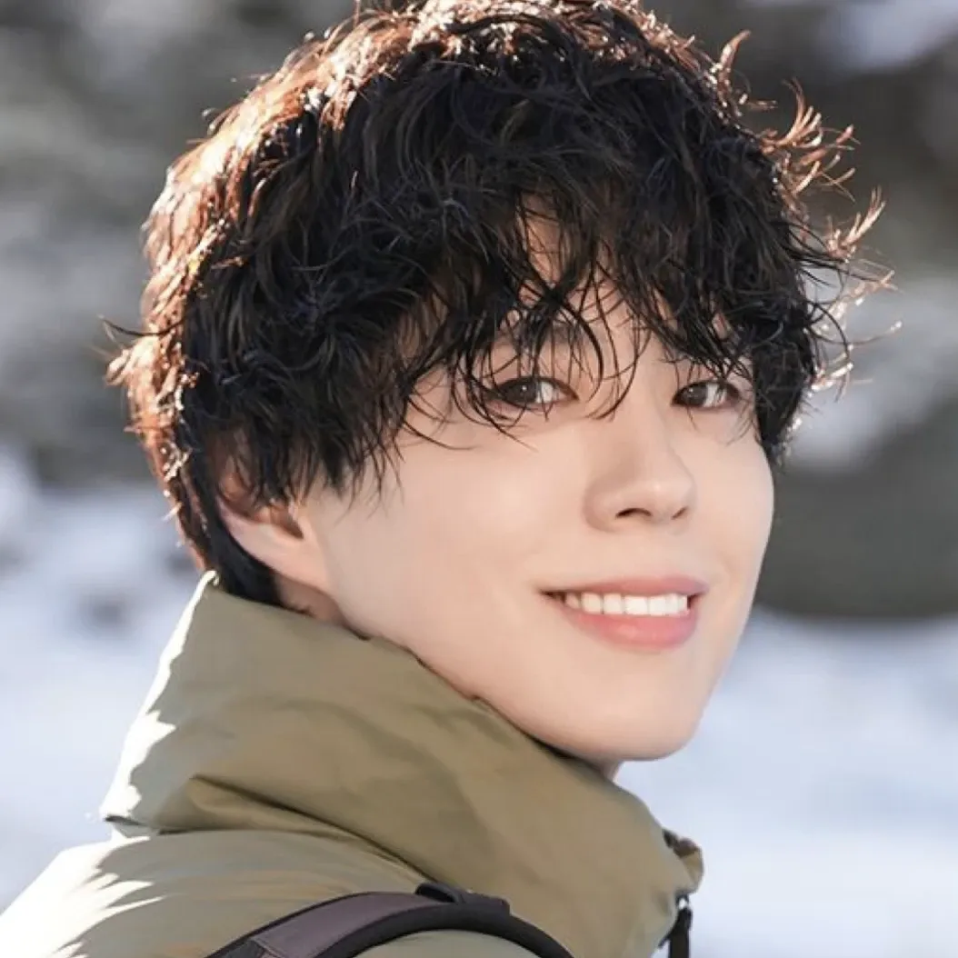 Behind-the-scenes cut of Park Bogum