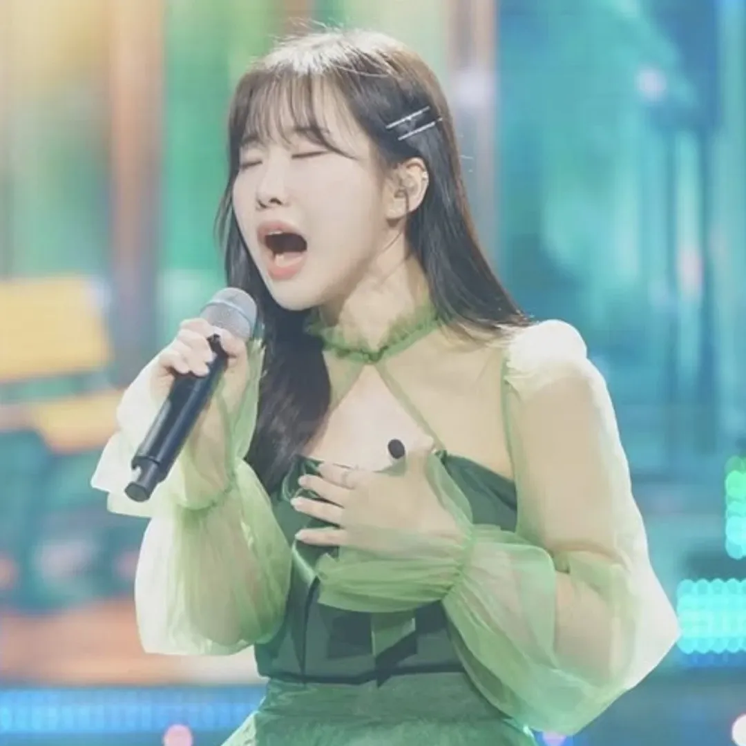 Cuplikan di balik layar dari Hong Seongyun
