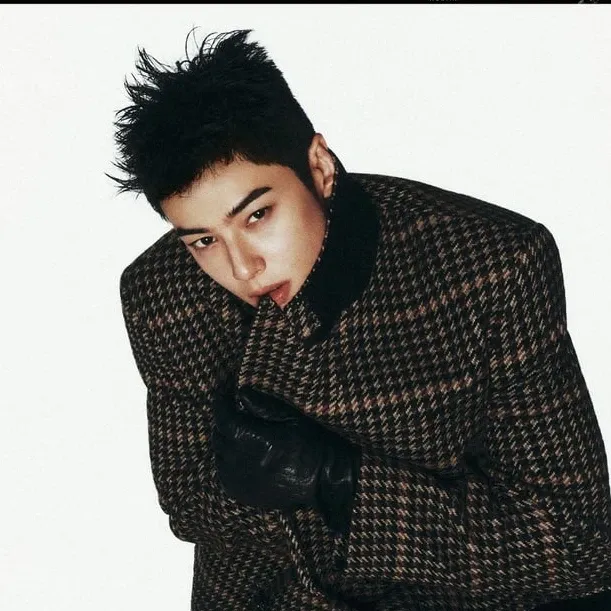 Behind-the-scenes cut of Cha Eunwoo