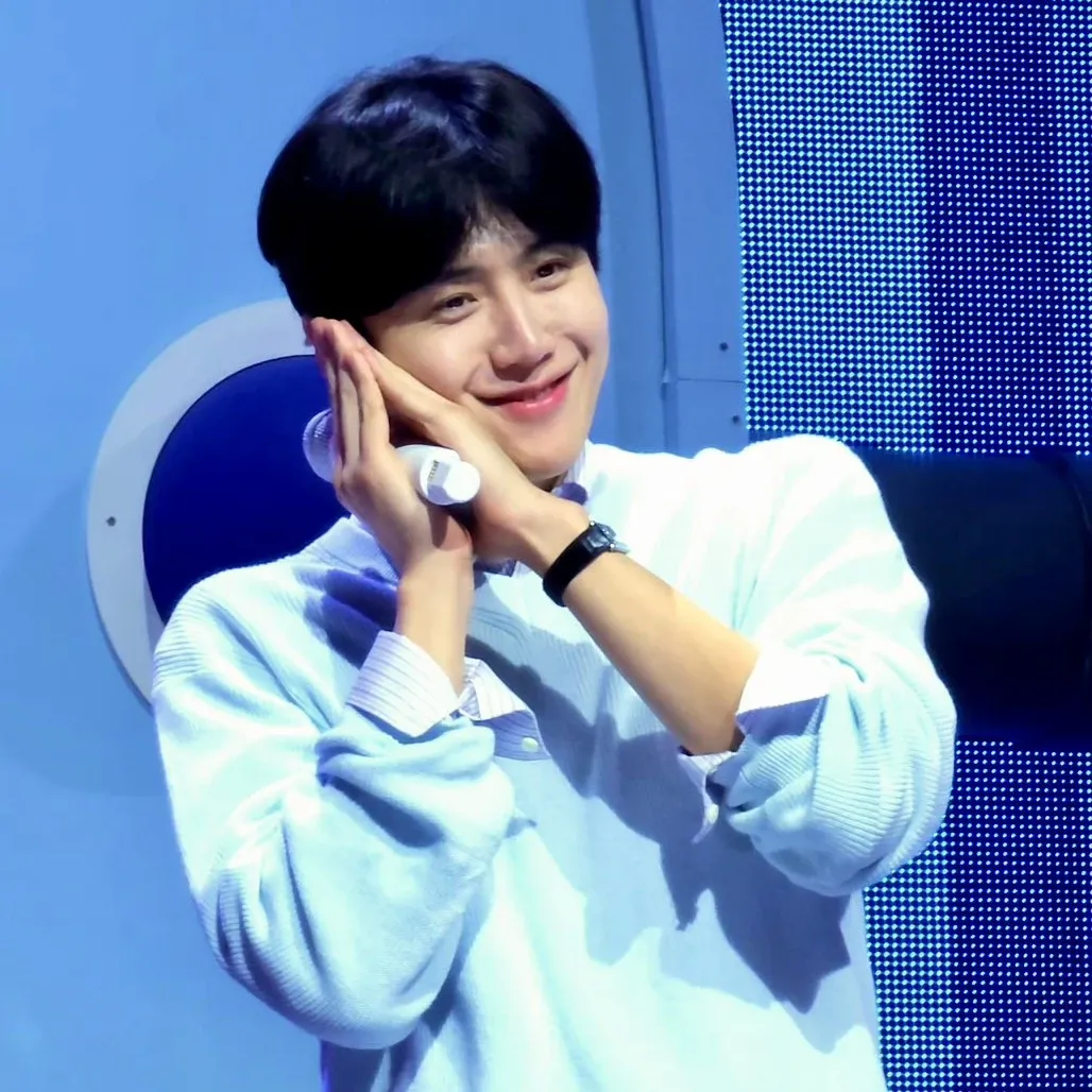 Behind-the-scenes cut of Kim Seonho