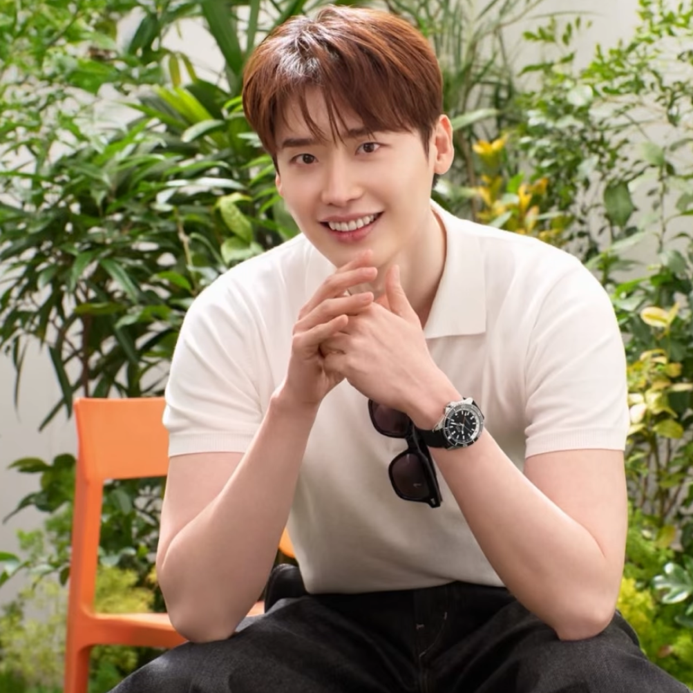 Recent activity shot of Lee Jongsuk