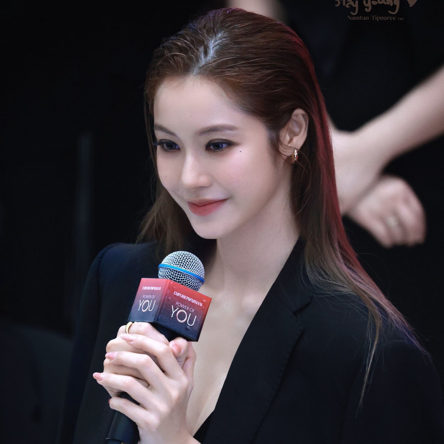 A moment captured by a fan of Namtan Tipnaree Weerawatnodom