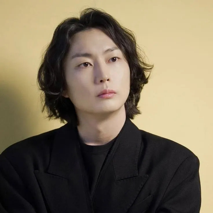 Recent activity shot of Roh Jaewon
