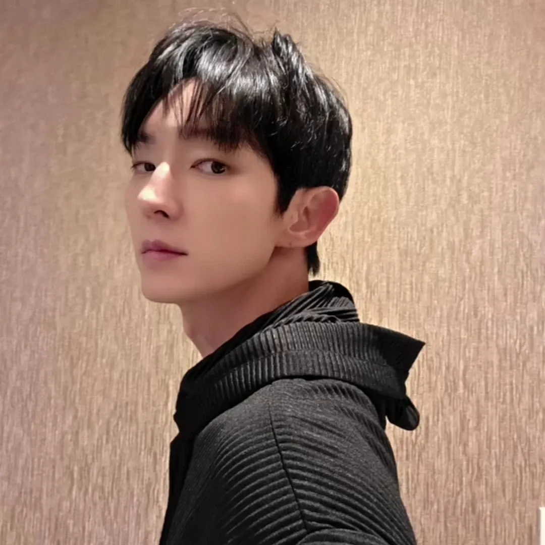 Recent activity shot of Lee Joongi