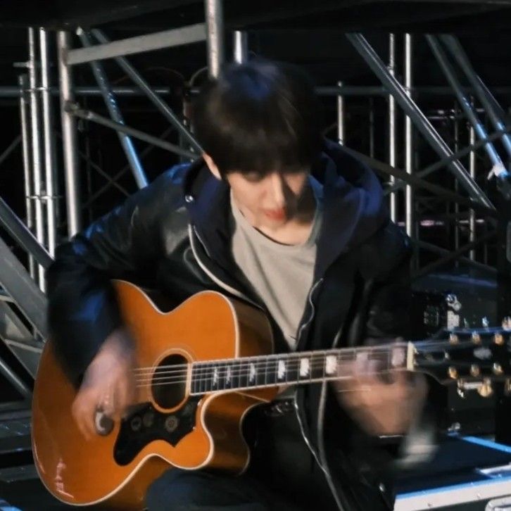 イ・スンユンの最近の活動ショット