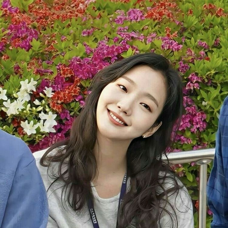 Foto kegiatan terbaru dari Kim Goeun