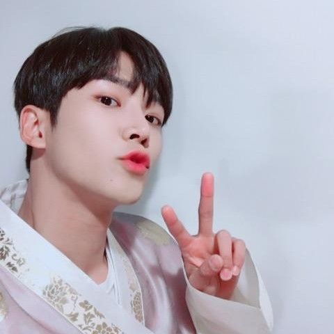 Momen yang diabadikan oleh penggemar Rowoon