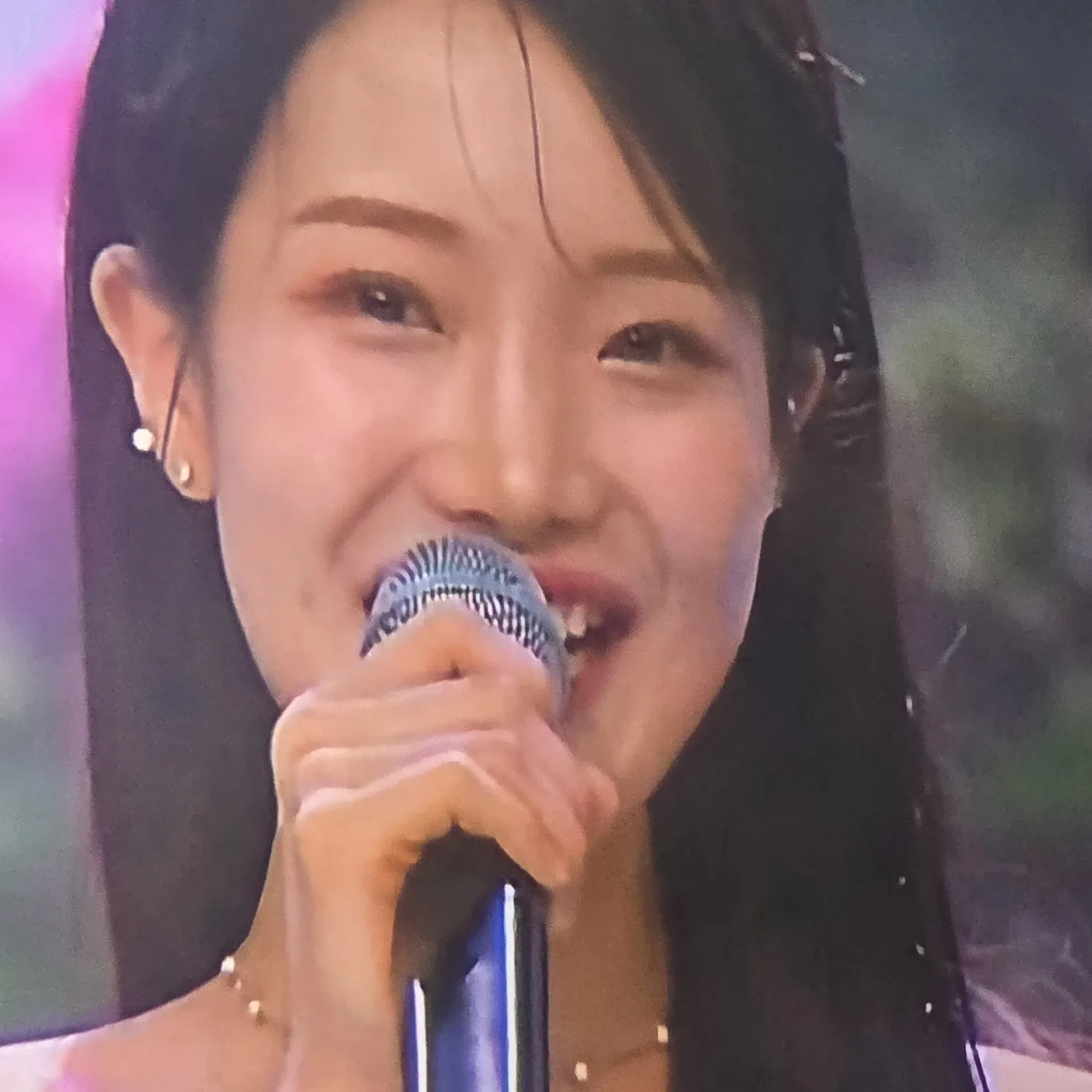 A moment captured by a fan of Kim Soyeon (2004)