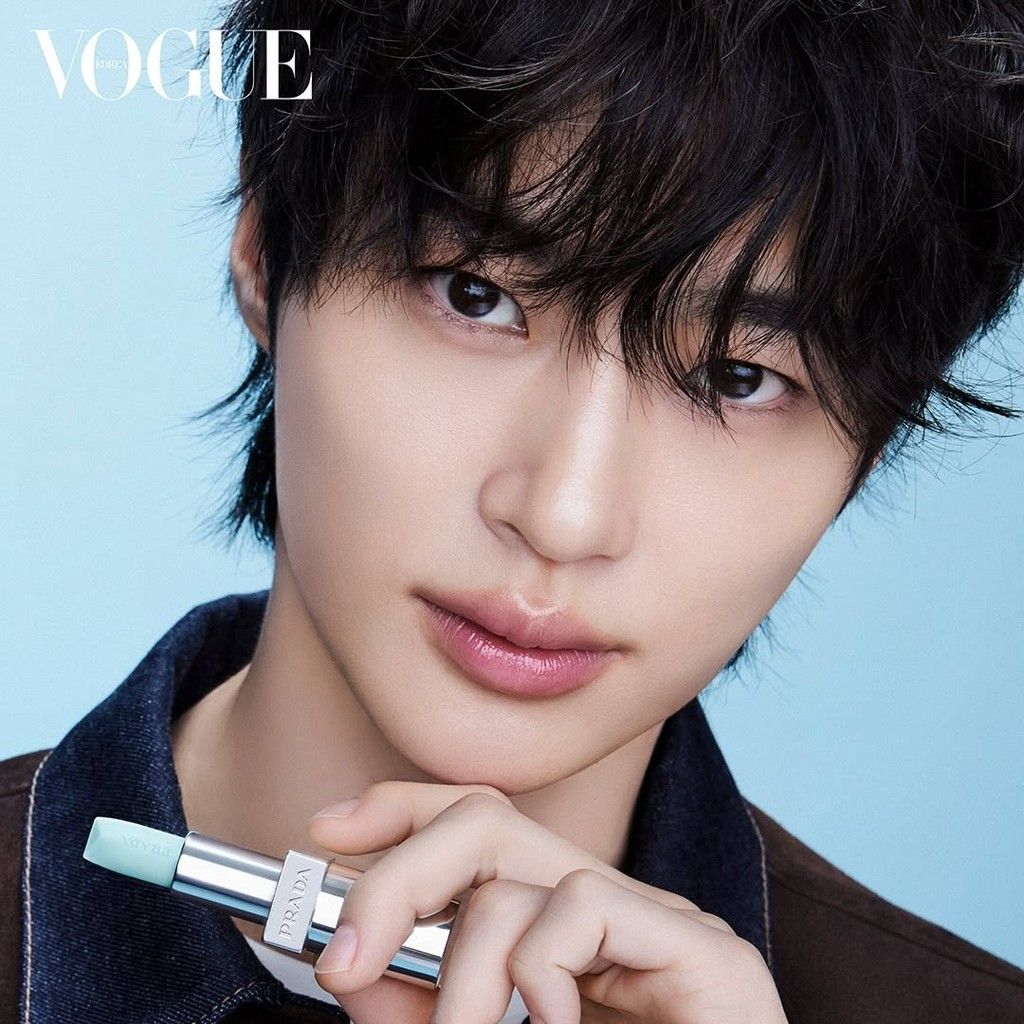 Latest photo of Byeon Wooseok