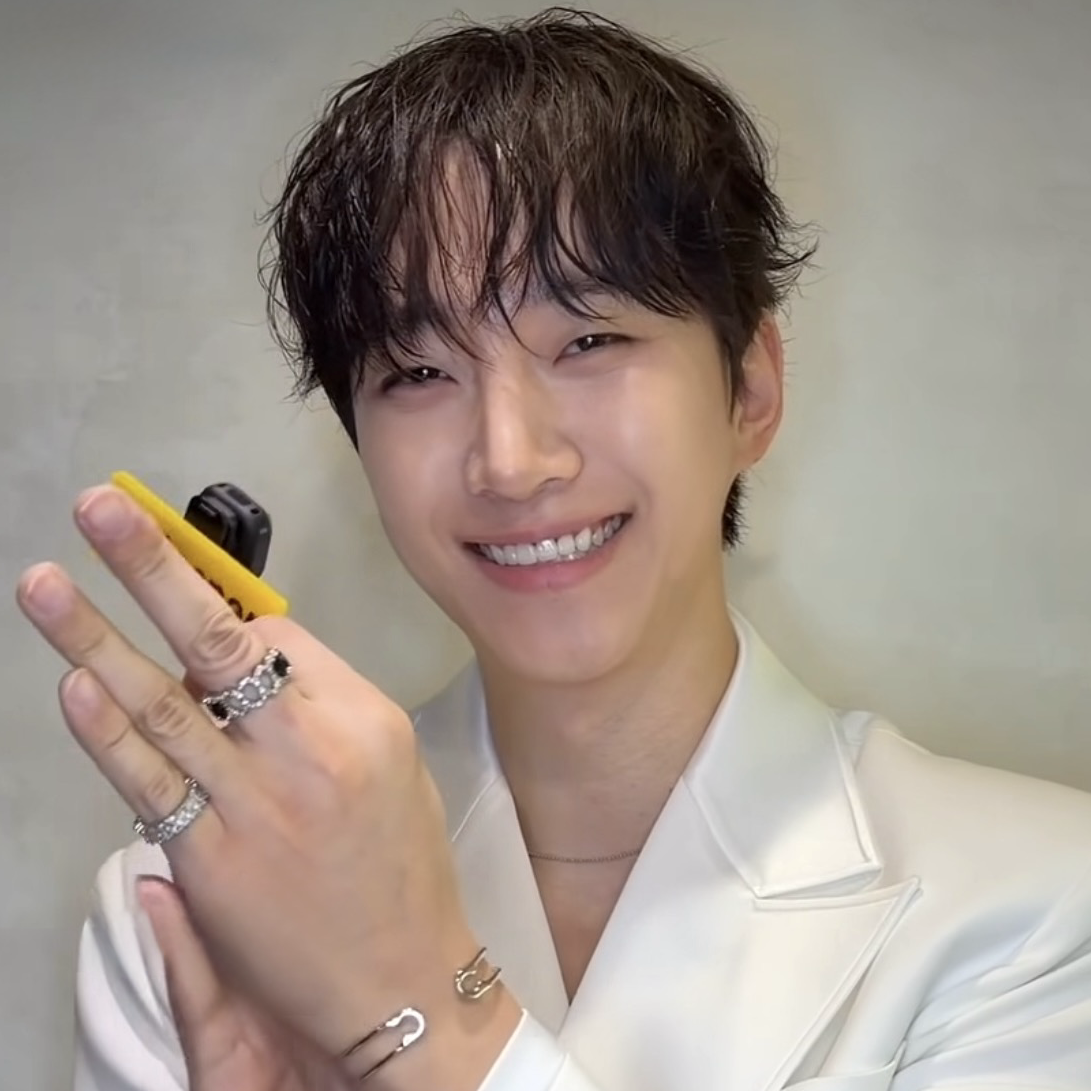 Foto terbaru dari Lee Junho
