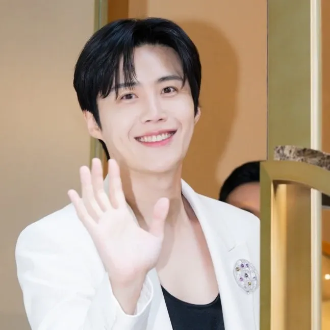 김선호 최근 활동샷