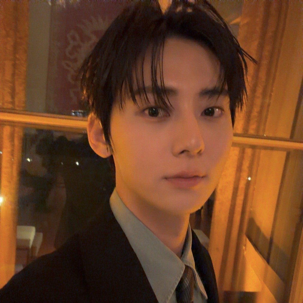 A moment captured by a fan of Hwang Minhyun