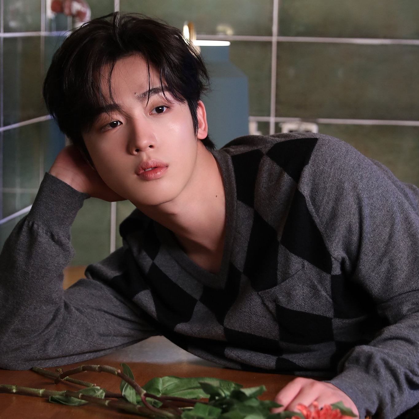 Behind-the-scenes cut of Kim Yohan