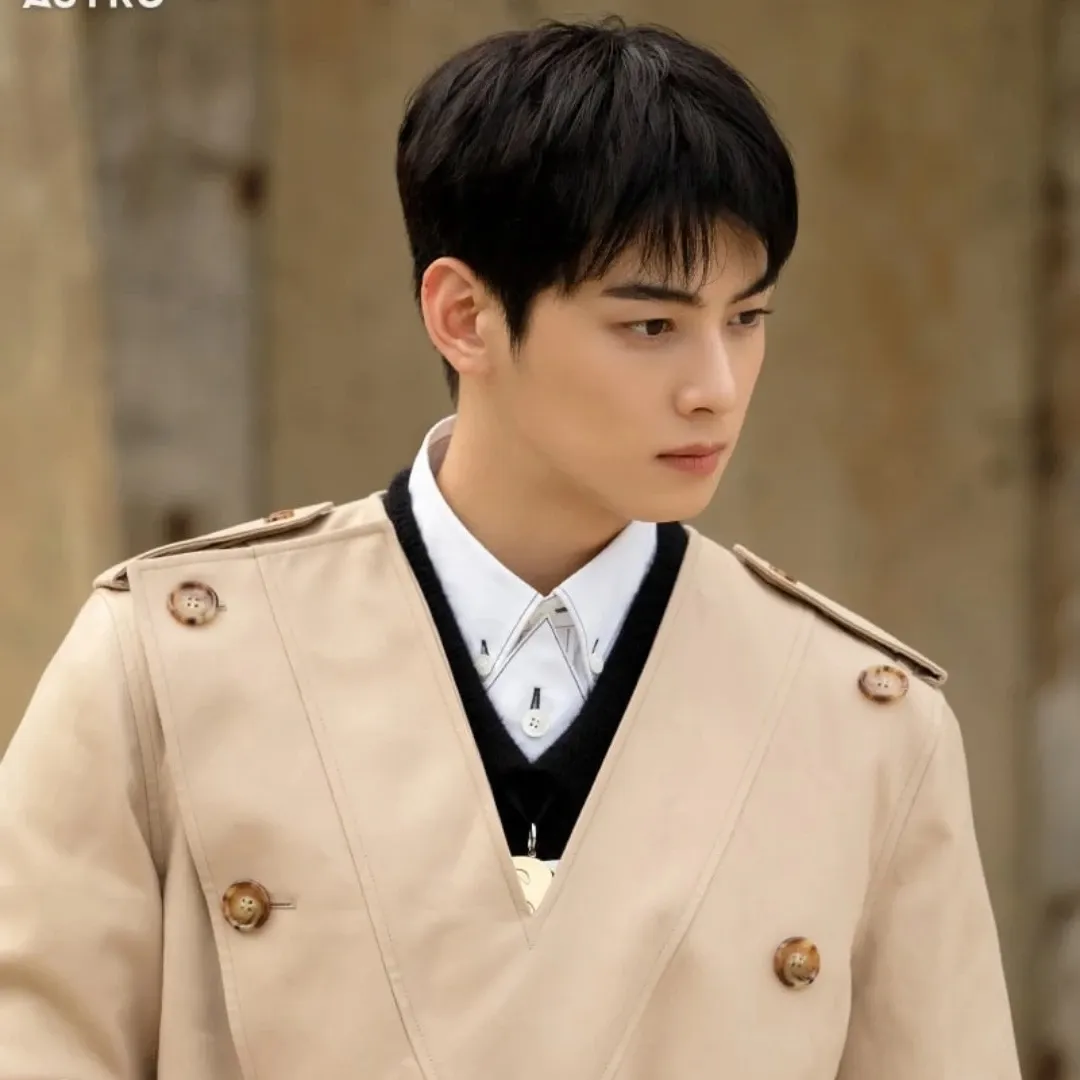 Recent activity shot of Cha Eunwoo