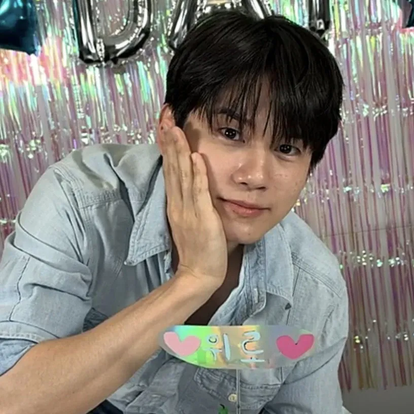 Foto terbaru dari Ong Seongwu