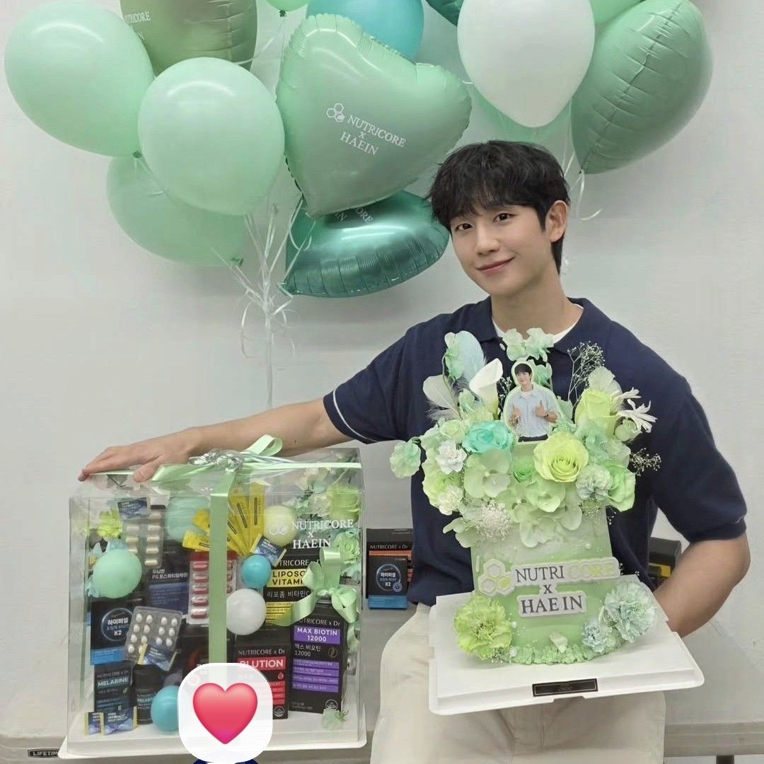 粉丝拍下的丁海寅瞬间