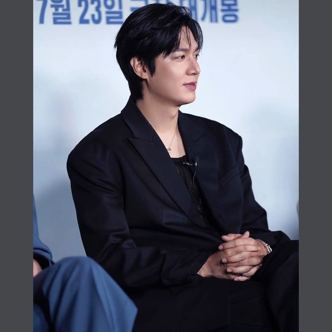 イ・ミンホの最近の活動ショット